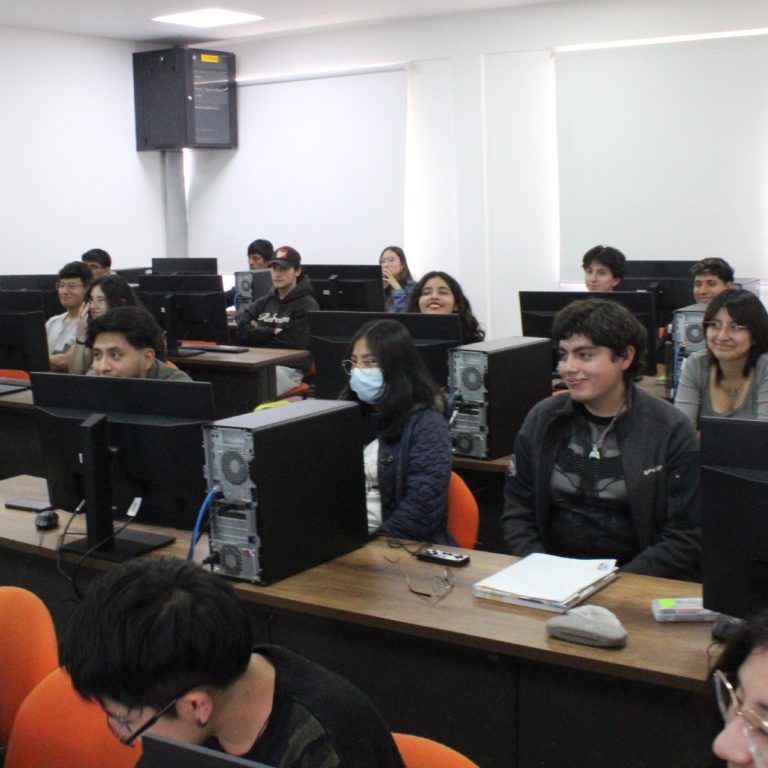 Estudiantes reciben capacitación clave para Prácticas de Servicio Comunitario