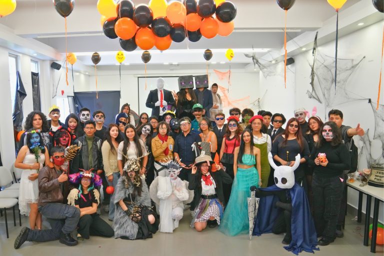 ¡Éxito de Caracterización! El Hallowfest Desató la Creatividad en el Campus Girón de la UPS
