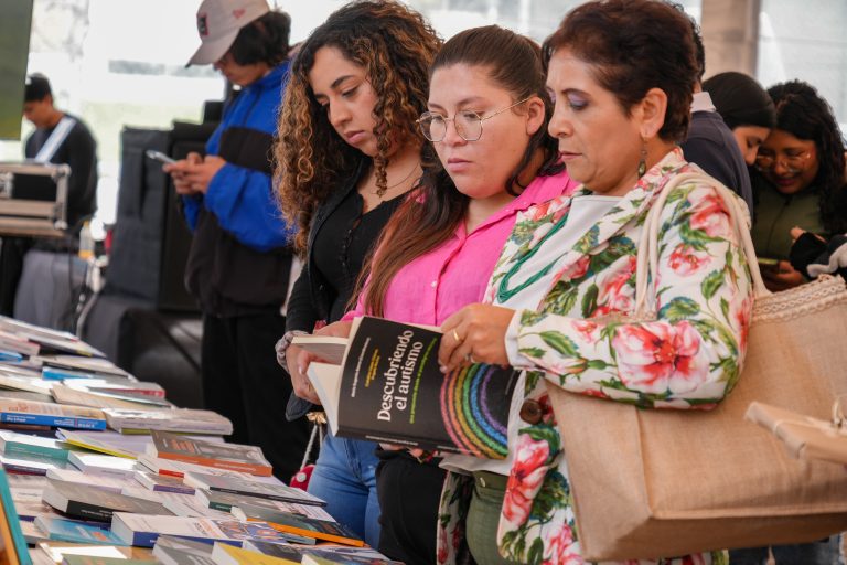 Conversatorio por el Día del Libro en la Universidad Politécnica Salesiana